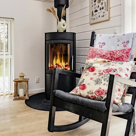 6 Person Holiday In Lb K Ålbæk