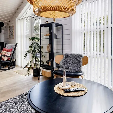 6 Person Holiday In Lb K